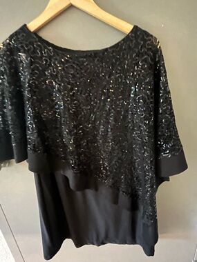 R&M Richard’s Blouse

• sequined 
• black tie
• formal